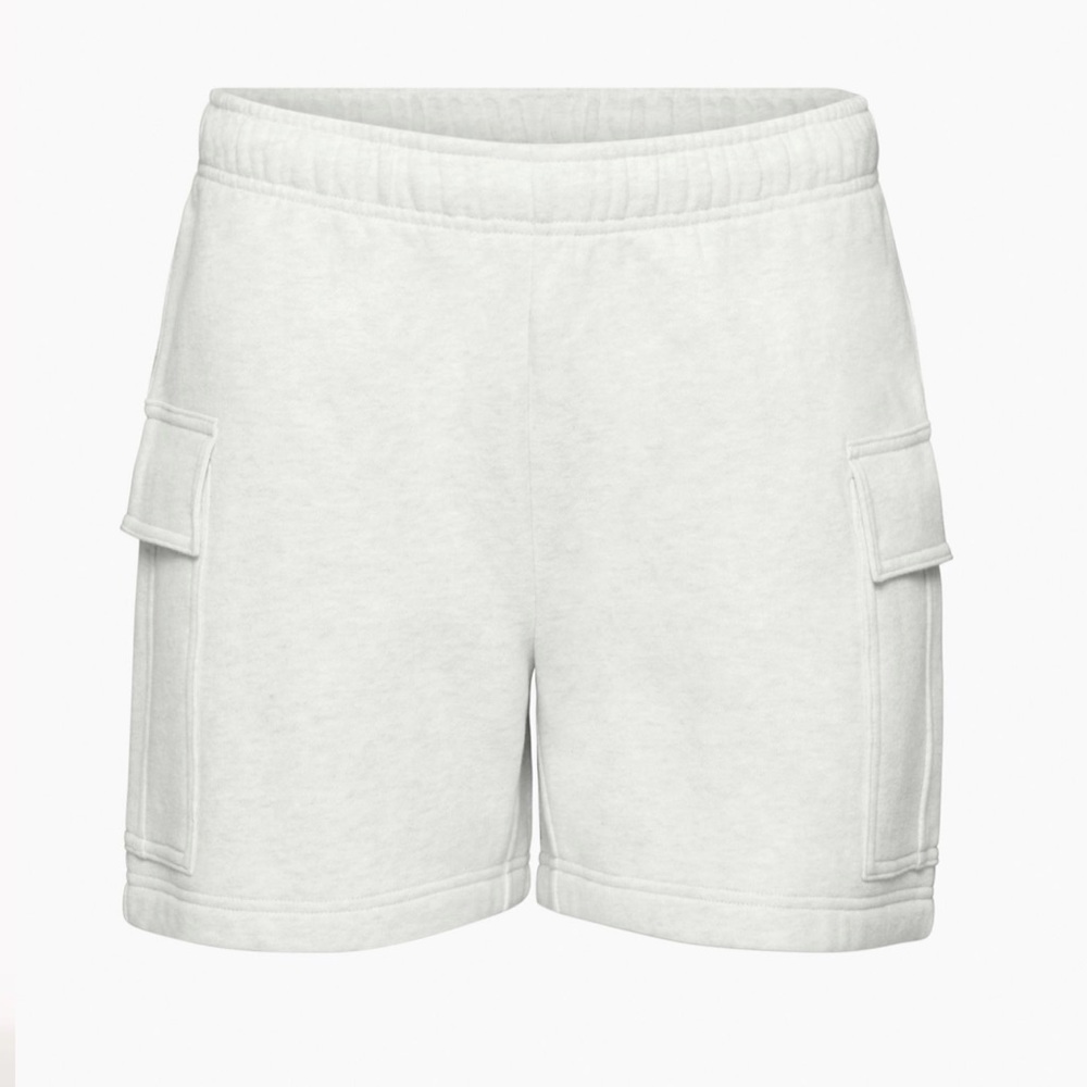 NWT aritzia tna cozy fleece mega cargo sweatshort heather cloud white